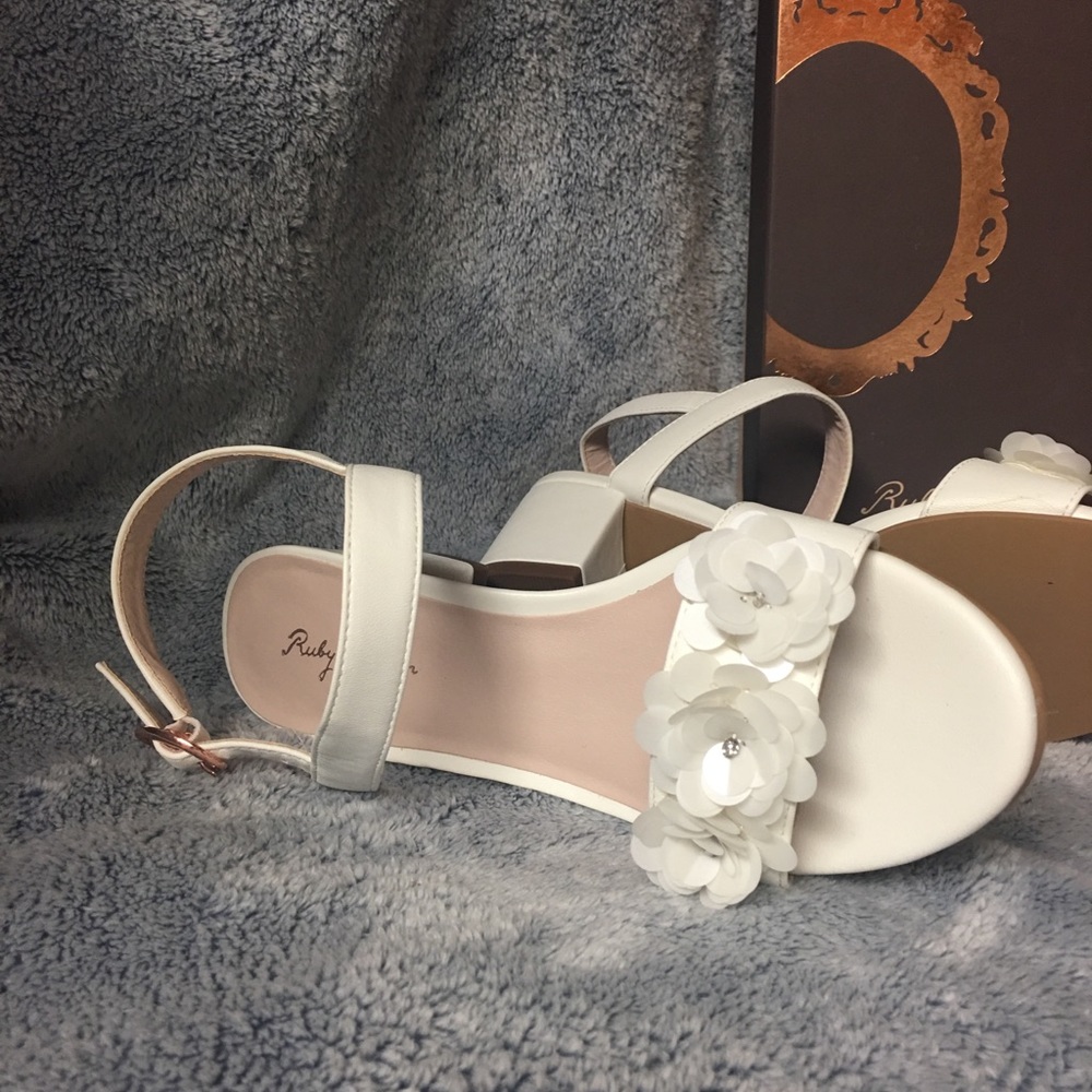 New Ruby &Bloom Dina Flowered Sandal